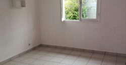 Location d’une spacieuse villa F5 avec un beau jardin arboré située à commune Ango- Sainte Suzanne