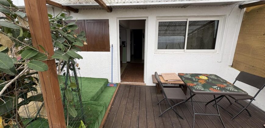 En vente une maison individuelle divisée en 3 appartements sur une parcelle de 730 m² située à Vincendo