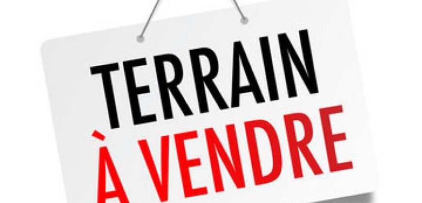 A vendre un vaste terrain de 1520m2 dont 407m2 constructibles dans le quartier paisible de Piton Bois de Nèfles à Sainte Clotilde