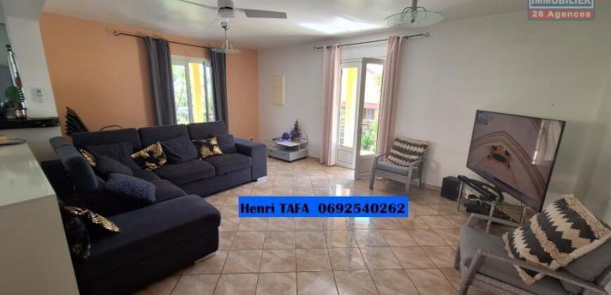 En location une belle et grande villa T6 située au fond d’une impasse calme à Jean Petit