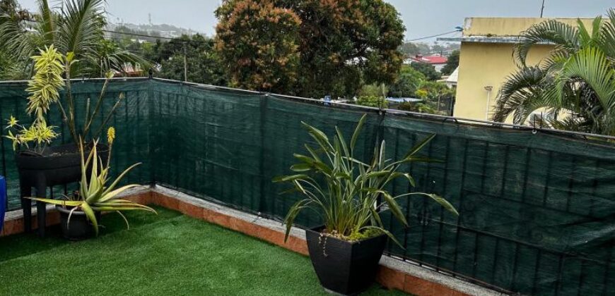 A louer un charmant appartement F3 meublé de 72.35m2 dans le quartier paisible de Riviére des Pluies à Sainte Marie