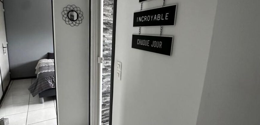 A louer un charmant appartement F3 meublé de 72.35m2 dans le quartier paisible de Riviére des Pluies à Sainte Marie