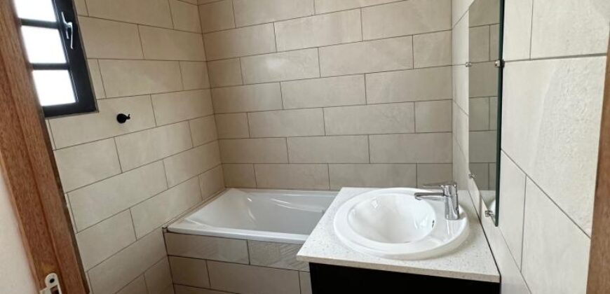 A louer une villa récente de 83.98m2 nichée au fond d’une impasse calme à Saint André