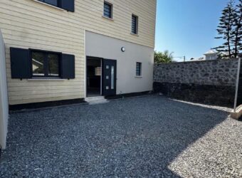 Location d’une villa neuve de type F4/5 située proche centre ville de Saint André