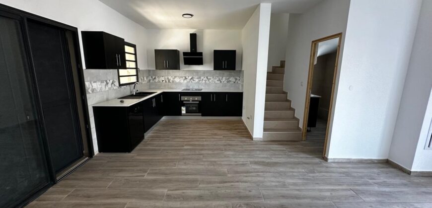 A louer une villa récente de 83.98m2 nichée au fond d’une impasse calme à Saint André