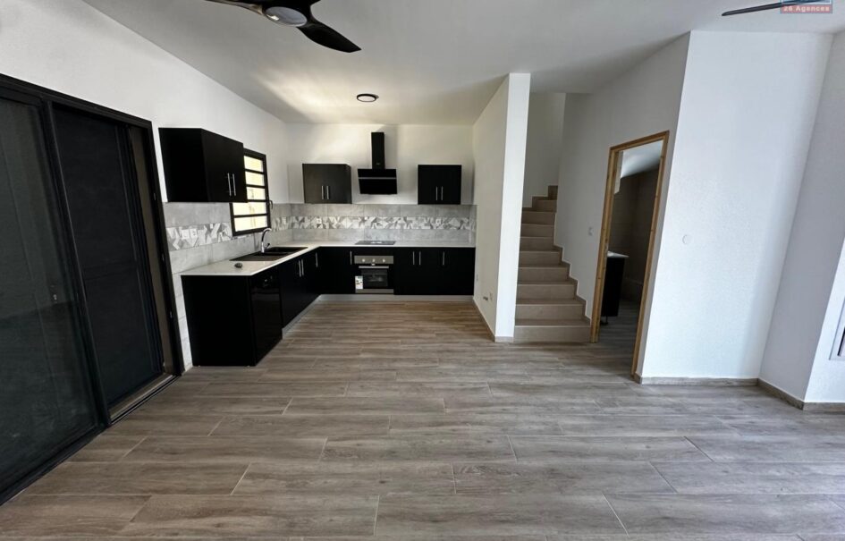 A louer une villa récente de 83.98m2 nichée au fond d’une impasse calme à Saint André