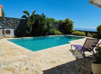 A vendre une charmante villa de 226m2 avec piscine dans un environnement paisible à La Montagne, Saint Denis