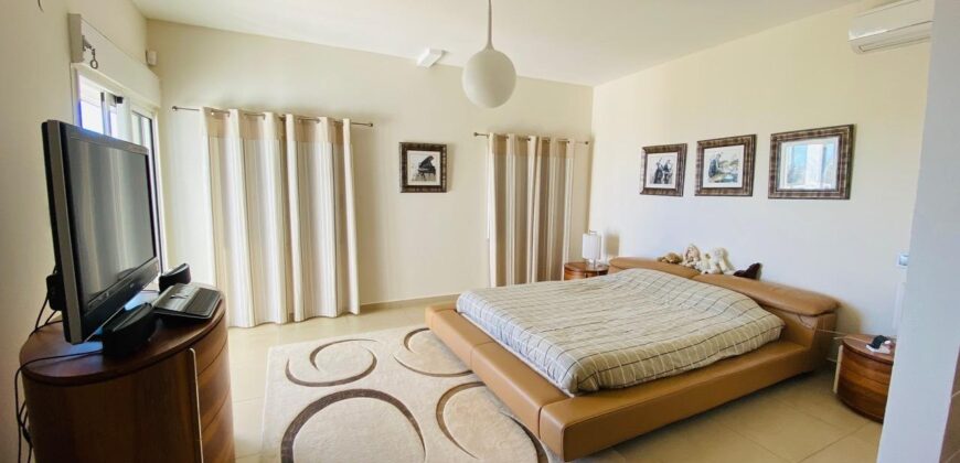 A vendre une charmante villa de 226m2 avec piscine dans un environnement paisible à La Montagne, Saint Denis