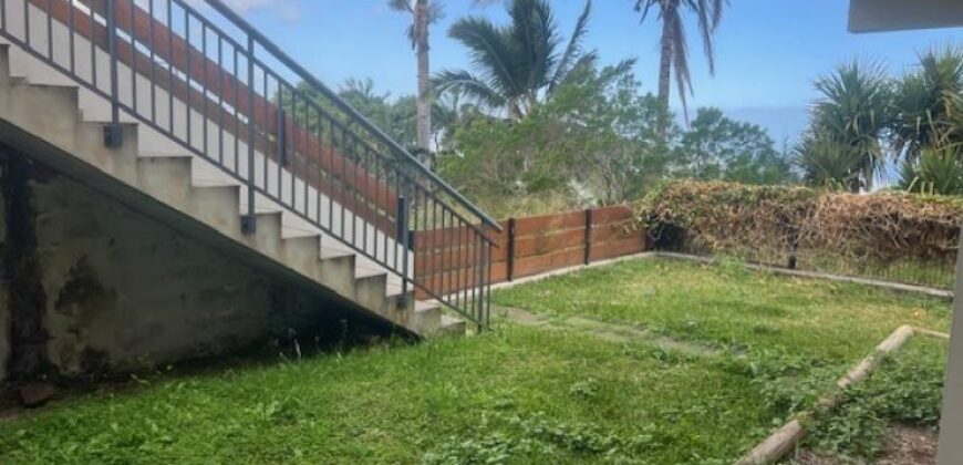 À louer villa mitoyenne de type F4/5 située dans le quartier de la Ravine Sèche