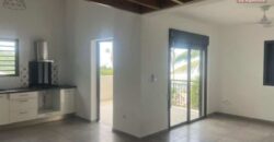 À louer villa mitoyenne de type F4/5 située dans le quartier de la Ravine Sèche
