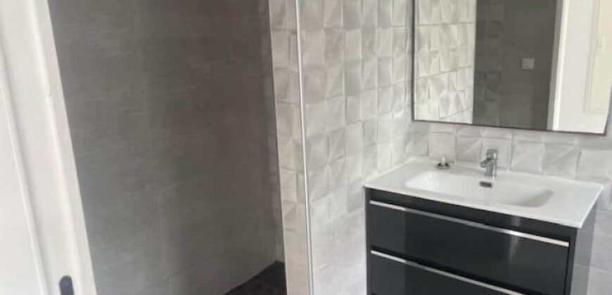 À louer villa mitoyenne de type F4/5 située dans le quartier de la Ravine Sèche