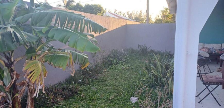 Location villa de type F4 mitoyenne située à Étang-Salé-les-Bains à proximité des plages