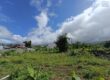 En vente un vaste terrain constructible de 1742m2 situé dans le secteur de St François à Sainte Anne
