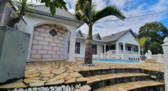 À louer superbe villa T6 de 174 m2 nichée dans un écrin de verdure à Mont-Vert les Hauts