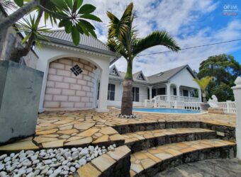 À louer superbe villa T6 de 174 m2 nichée dans un écrin de verdure à Mont-Vert les Hauts