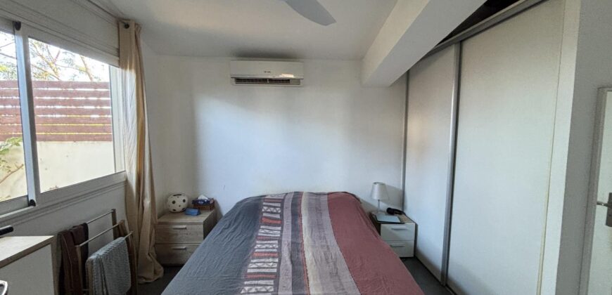 A vendre une villa T4 en R+1 sur une terrain de 146m2 située au centre ville de Saint Leu A vendre une villa T4 en R+1 sur une terrain de 146m2 située au centre ville de Saint Leu