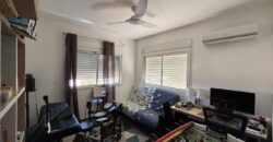 A vendre une villa T4 en R+1 sur une terrain de 146m2 située au centre ville de Saint Leu A vendre une villa T4 en R+1 sur une terrain de 146m2 située au centre ville de Saint Leu