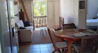 Location d’un bel appartement dans une résidence dans le secteur paisible d’Ermitage à Saint Gilles Les Bains