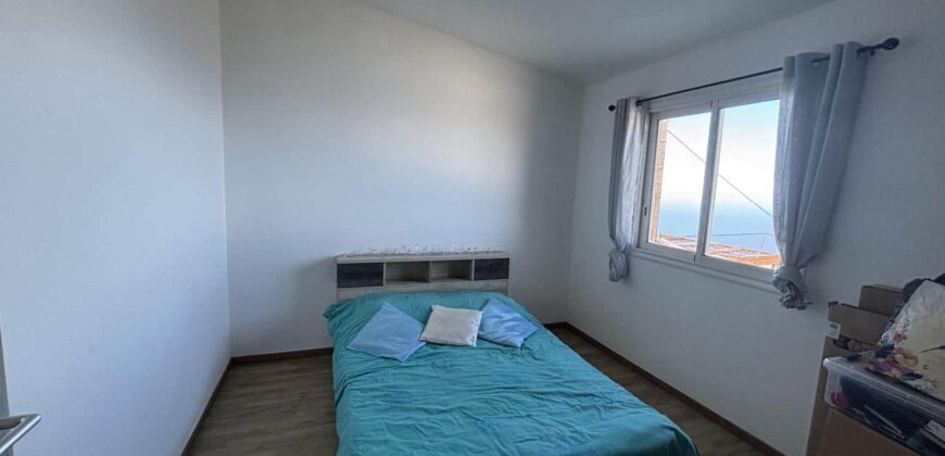 A vendre un lumineux appartement T4 situé à l’étage d’une maison à Saint Leu