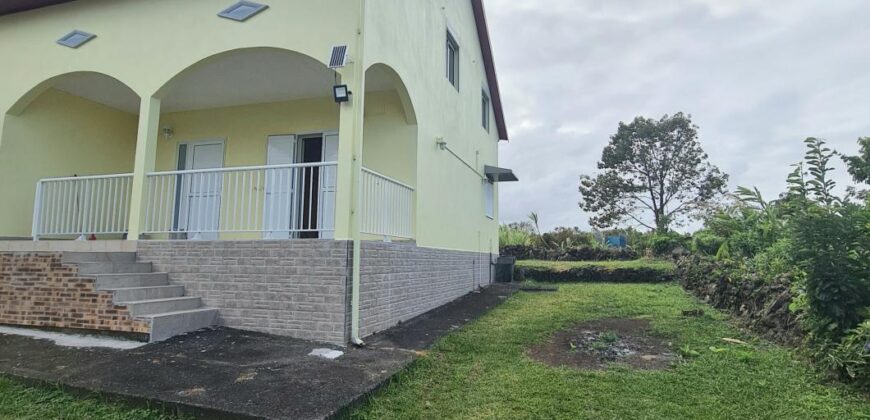 A louer une grande villa familiale de 200m2 avec jardin à Chemin du Cap, Sainte-Anne