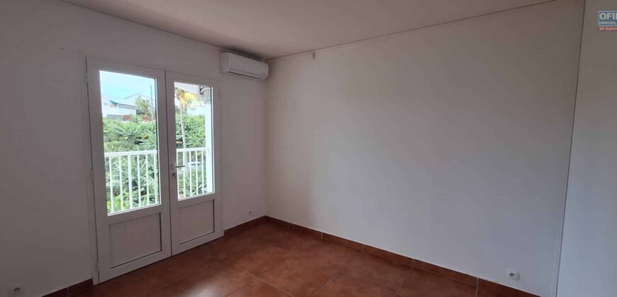 A louer un appartement T3 de 65.77m2 dans une résidence sécurisée à Saint Benoit