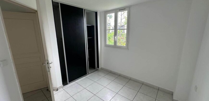 Location d’un appartement F3 située dans une résidence au centre ville de Saint André