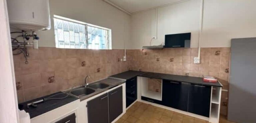 A louer appartement en duplex type F3/4 à proximité immédiat du centre vile de saint-andré