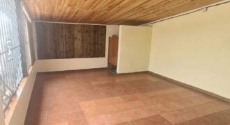 A louer un local commercial de 50m2 situé dans le secteur Cambuston à Saint André