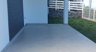 A louer une villa F4 neuve dans un quartier calme à Saint Leu
