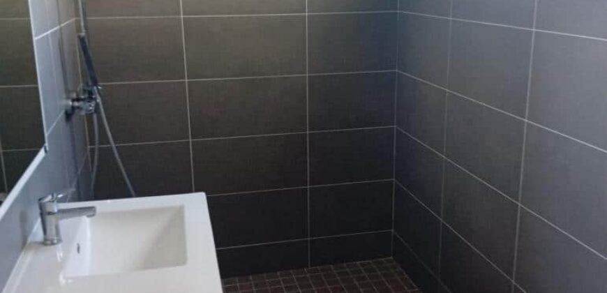 A louer un spacieux appartement F4 de 138 m² dans une résidence récente avec belle vue mer à La Saline-les-Hauts