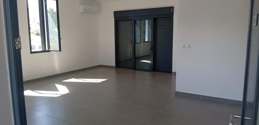 A louer un spacieux appartement F4 de 138 m² dans une résidence récente avec belle vue mer à La Saline-les-Hauts