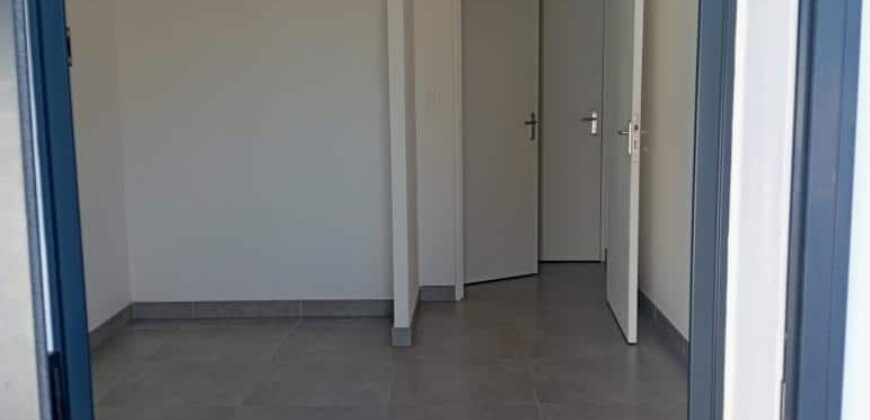 À louer un appartement de type F3 de 67.71 m2 situé dans une résidence sécurisée à La Saline les Hauts