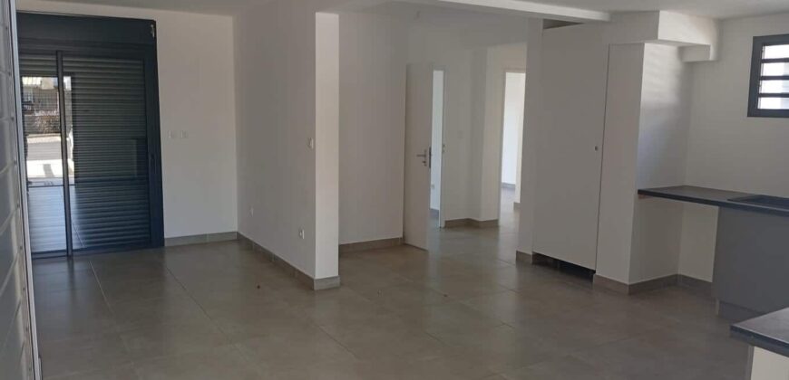 À louer un appartement de type F3 de 67.71 m2 situé dans une résidence sécurisée à La Saline les Hauts