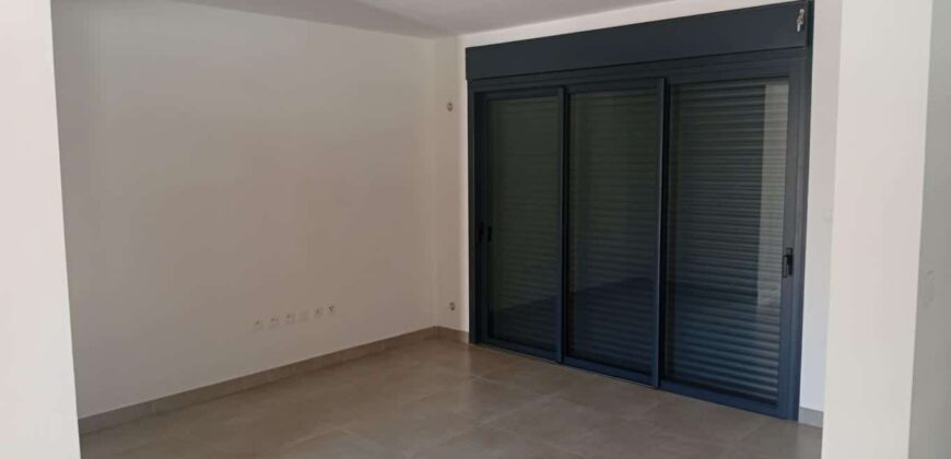 À louer un appartement de type F3 de 67.71 m2 situé dans une résidence sécurisée à La Saline les Hauts