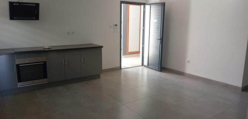 À louer un appartement de type F3 de 67.71 m2 situé dans une résidence sécurisée à La Saline les Hauts
