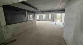 En vente un local commercial de 97 m² idéalement situé à Saint-Denis En vente un local commercial de 97 m² idéalement situé à Saint-Denis