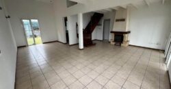 À louer une charmante ville F4 d’environ 105 m2 située dans un quartier calme au Tampon 17ème