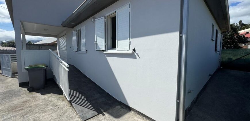 Louez cette agréable villa T4 d’environ 85 m2 située dans le secteur calme de Bras Creux au Tampon