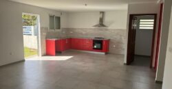 Louez cette agréable villa T4 d’environ 85 m2 située dans le secteur calme de Bras Creux au Tampon