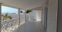 Location d’une charmante villa T4 de 173 m2 avec vue mer située sur les hauteurs de Saint Gilles les Bains