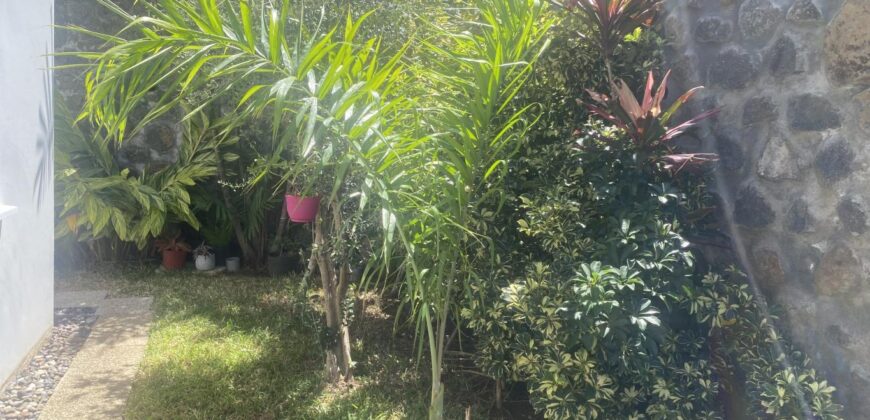 Vente d’une villa moderne de 90m2 sur un terrain piscinable de 210m2 dans un quartier résidentiel à Saint Leu
