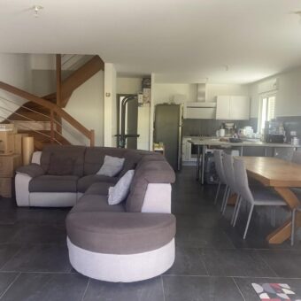 Vente d’une villa moderne de 90m2 sur un terrain piscinable de 210m2 dans un quartier résidentiel à Saint Leu Vente d’une villa moderne de 90m2 sur un terrain piscinable de 210m2 dans un quartier résidentiel à Saint Leu