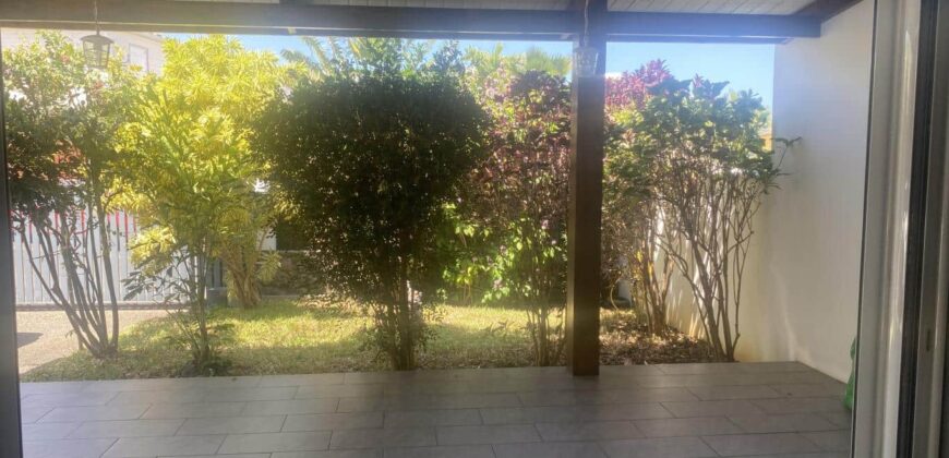 Vente d’une villa moderne de 90m2 sur un terrain piscinable de 210m2 dans un quartier résidentiel à Saint Leu