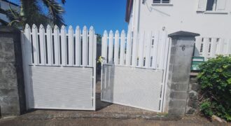 A louer une grande villa F4 de 105.58m2 dans le secteur résidentiel sur la commune de Saint Benoit A louer une grande villa F4 de 105.58m2 dans le secteur résidentiel sur la commune de Saint Benoit