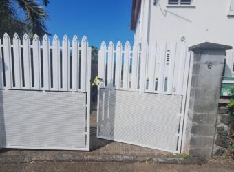 A louer une grande villa F4 de 105.58m2 dans le secteur résidentiel sur la commune de Saint Benoit