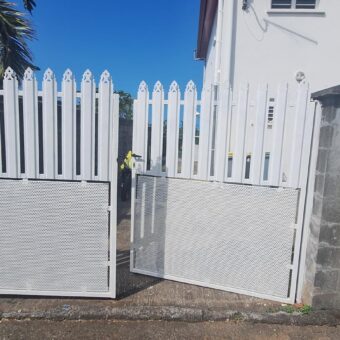 A louer une grande villa F4 de 105.58m2 dans le secteur résidentiel sur la commune de Saint Benoit