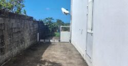 A louer une grande villa F4 de 105.58m2 dans le secteur résidentiel sur la commune de Saint Benoit