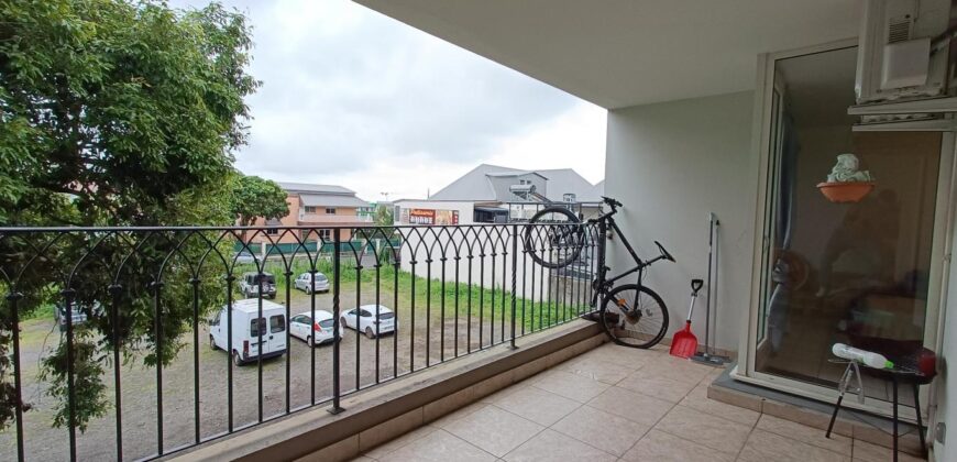 En vente un appartement T2 avec varangue et parking à Saint André