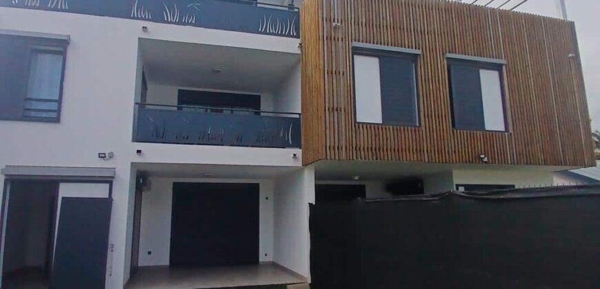 A louer un bel appartement de type F3 avec jardin à la Saline Les Hauts