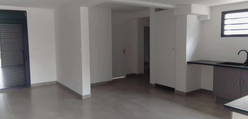 Location d’un appartement de standing de 98.73m2 avec parking à Saline les Hauts
